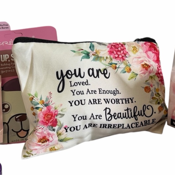 Clinique Skincare Set with Floral Bag and Spa Headband - Picture 6 of 6